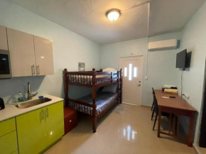 Near Beach, Private Studio-Full Bath & K'ette 2 singles, San Juan